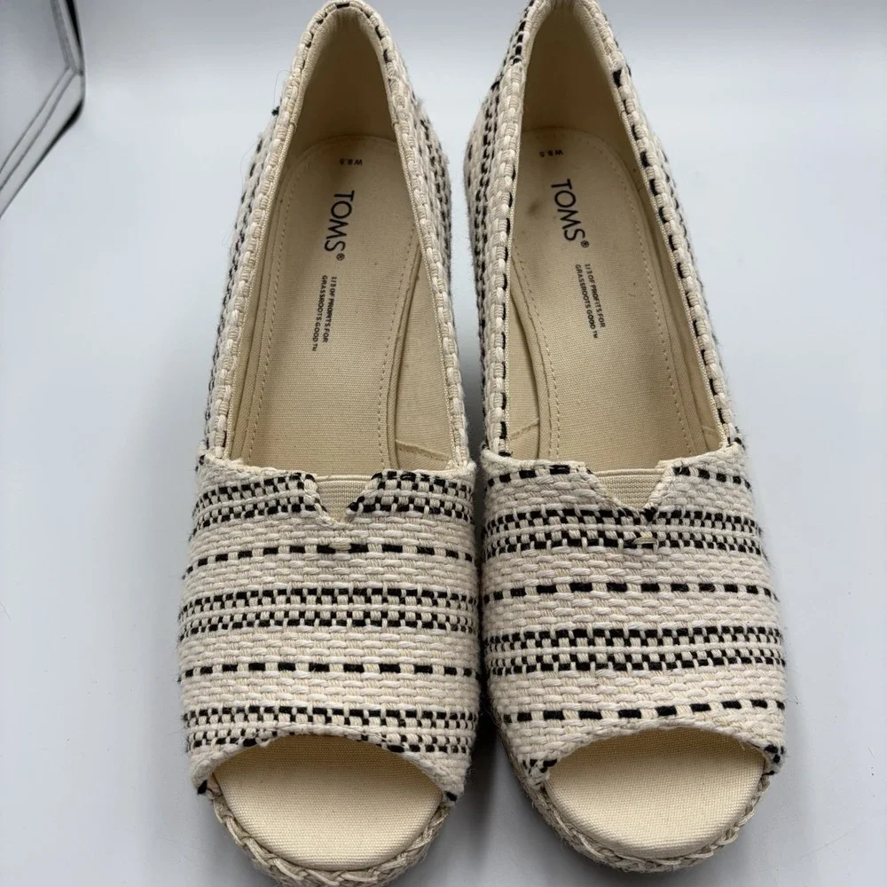 TOMS Women's 8.5‎ Espadrille Wedge Shoes Cream Black Stripe Peep Toe Woven Style